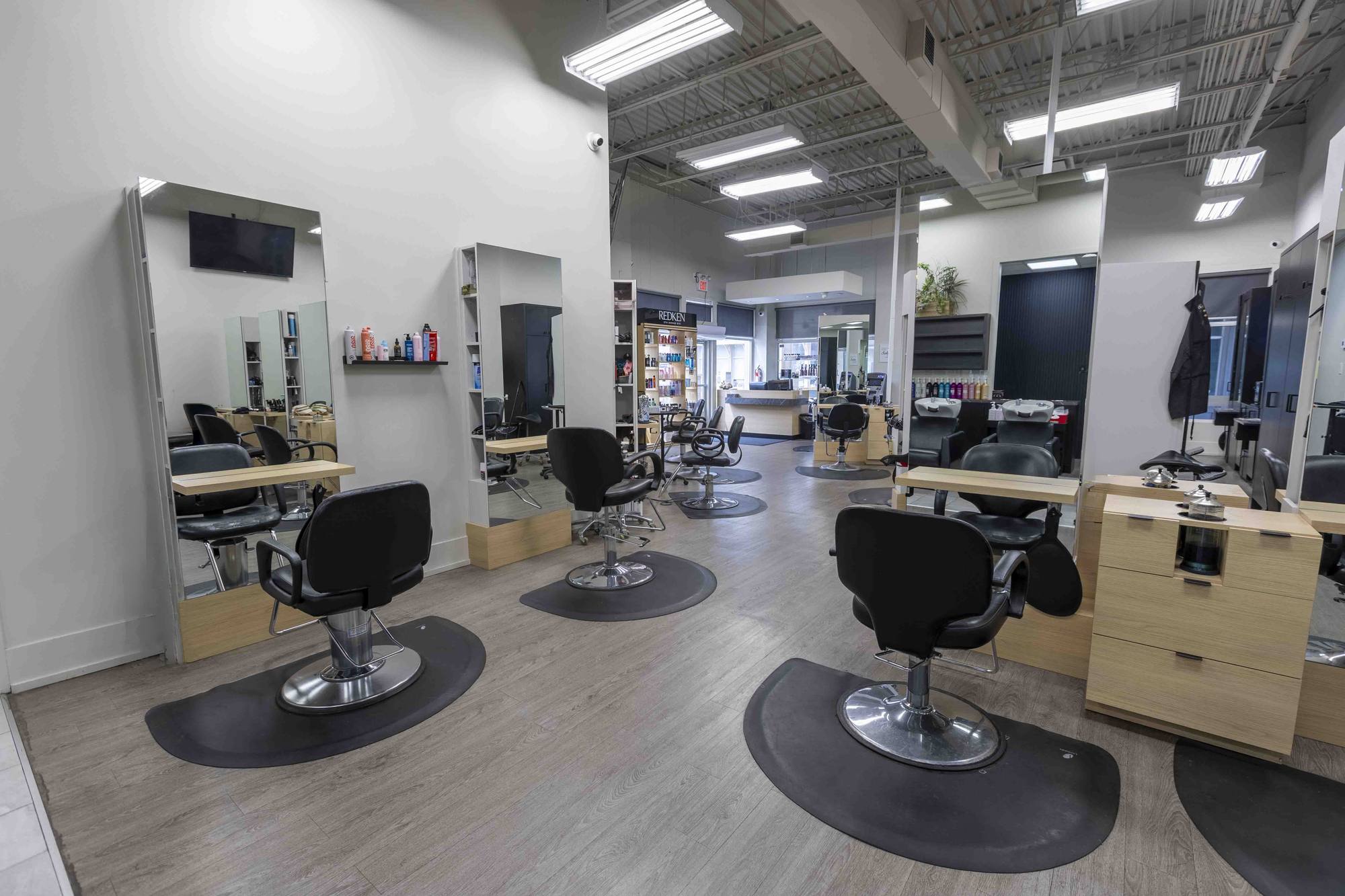 Interior of Fratelli's Salon in Thornhill